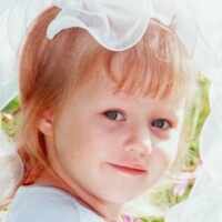 Egg donor Straight middle blond hair ID 422351