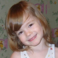 Egg donor Wavy dark blond hair ID 479499