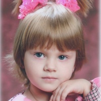 Egg donor Straight middle blond hair ID 468079