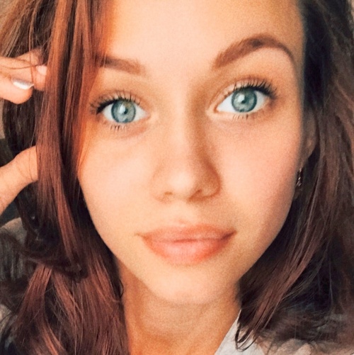 Egg donor Greyish-blue eyes ID 321297