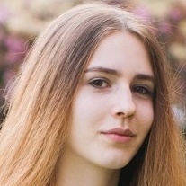 Egg donor Green-brown eyes ID 422255
