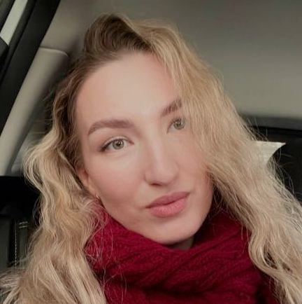 Egg donor Greyish-green eyes ID 421173