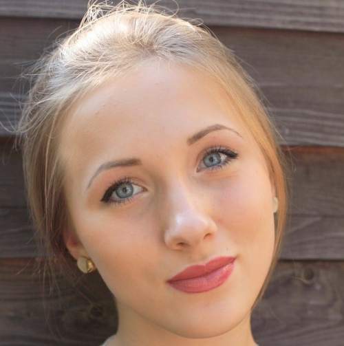 Egg donor Greyish-blue eyes ID 432648