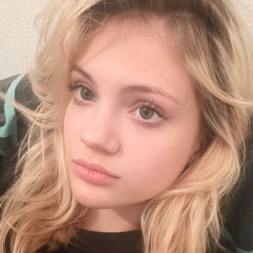 Egg donor Greyish-green eyes ID 468079
