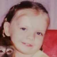 Egg donor Straight middle blond hair ID 402362