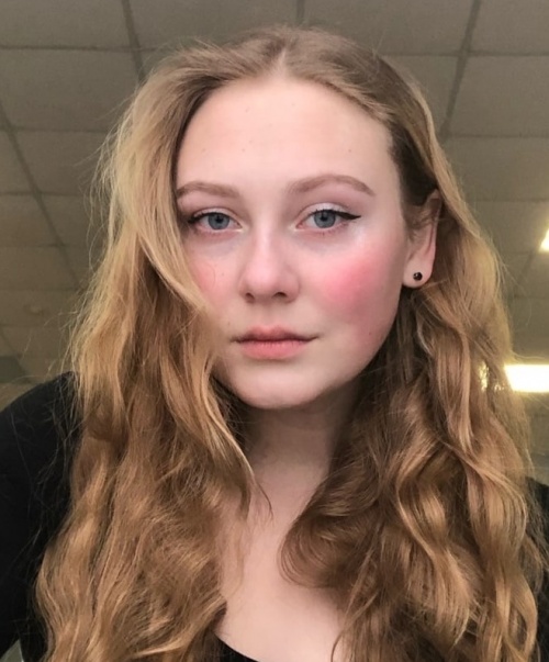 Egg donor Greyish-blue eyes ID 408283